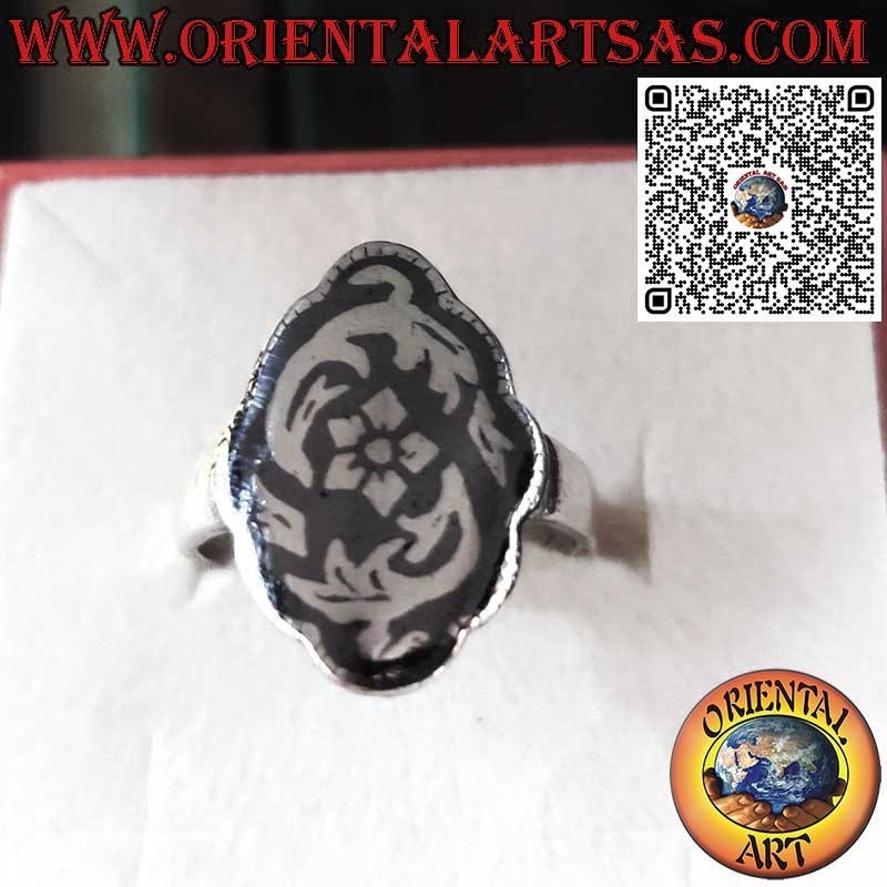 Anello in argento con decori floreali in Niello realizzato a mano