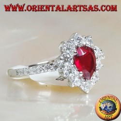 Bague en argent avec grenat goutte sertie de zircone cubique et rang sur les côtés