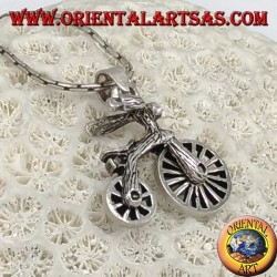 Colgante de plata, bicicletas con ruedas móviles