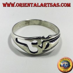 Anello in argento con lettera sacra dell'Induismo