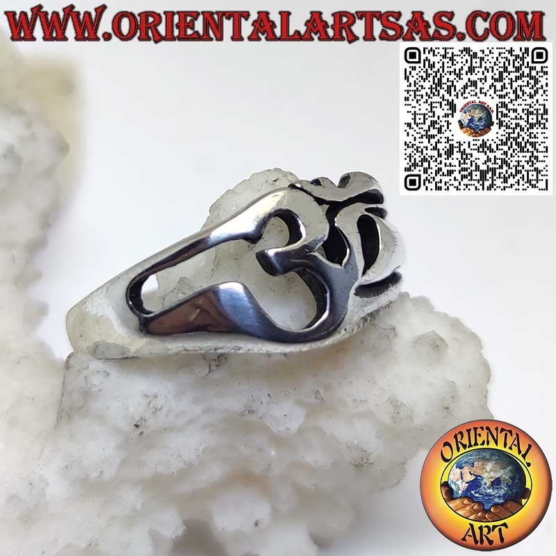 Bague en argent avec symbole sacré ॐ – Om, l’essence de l’énergie universelle