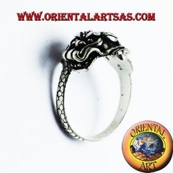 Anillo de plata del dragón de Nepal