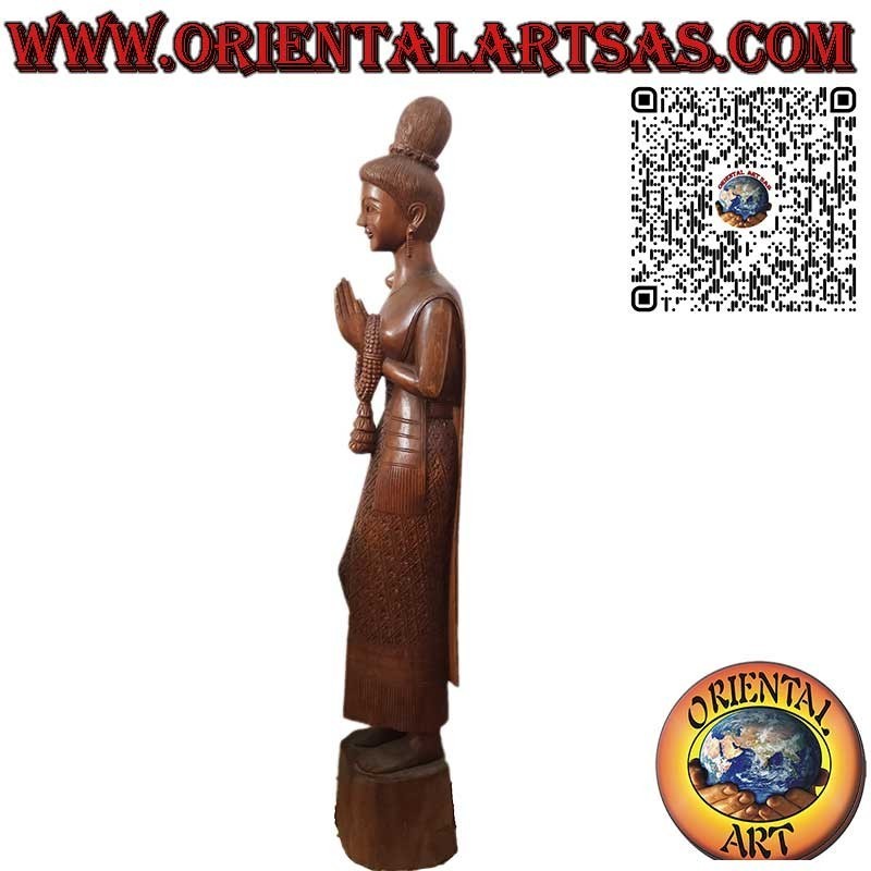 Scultura donna Thai con saluto Sawasdee in legno e intagli floreali 150 cm