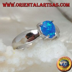 Bague en argent avec ensemble opale bleu ovale et sertissage noeud