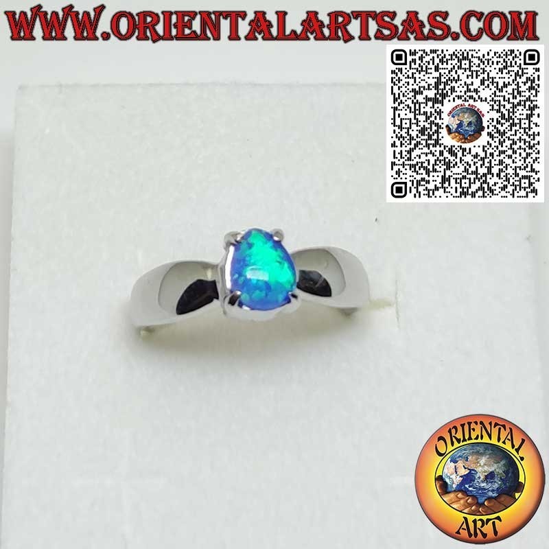 925er Silberring mit tropfenförmigem blauem Opal in 4 Krappen gefasst
