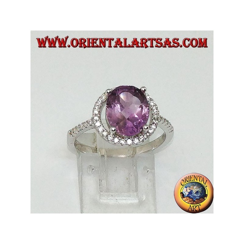 Bague en argent avec améthyste naturelle suspendue à un cercle de zircons