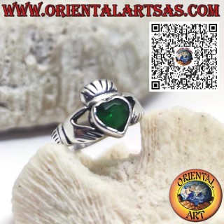 Claddagh-Ring aus Sterlingsilber mit synthetischem Smaragd – Symbol für Liebe