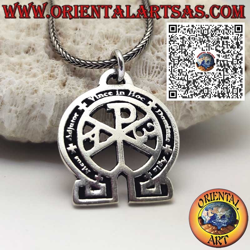 Colgante de plata, cristograma o «Chi-Rho», con la inscripción «mi ayuda, vence con esto, el Señor AGLA