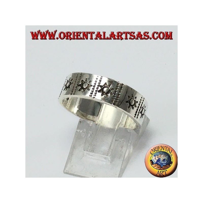 registro de anillo de plata, con incrustaciones de sol