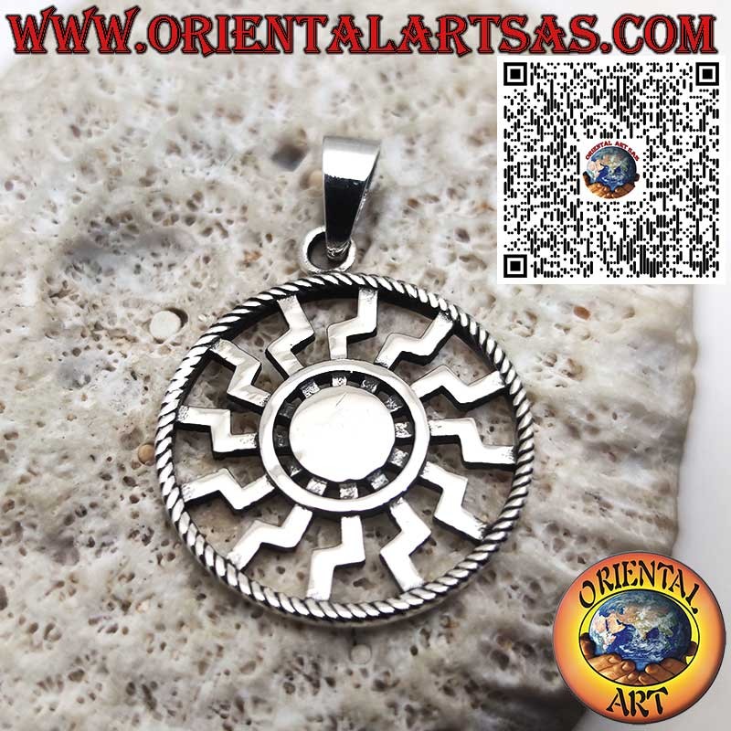 Pendentif en Argent Soleil Noir / Roue Solaire – Symbole d’Énergie et de Cyclicité (27 mm Ø)