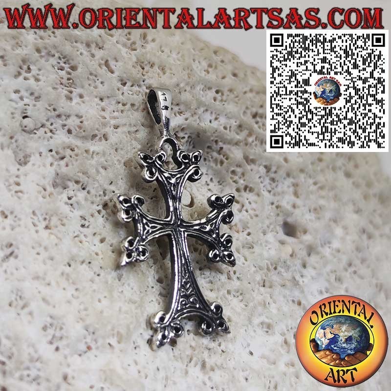 Pendentif en Argent avec Croix Arménienne – Symbole de Foi et de Tradition