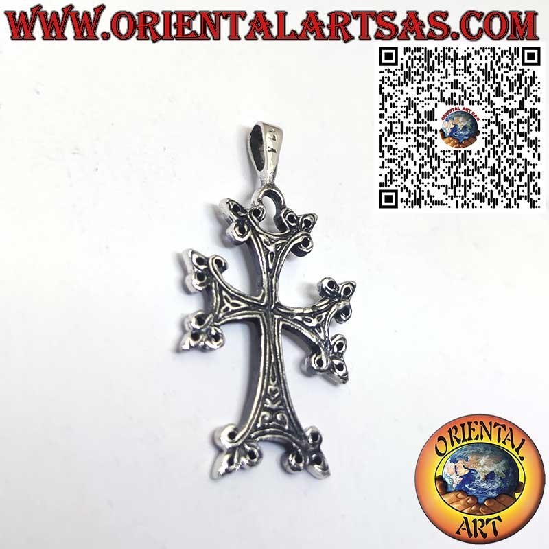 Colgante de Plata con Cruz Armenia – Símbolo de Fe y Tradición