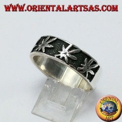 Silver glitter ring with bas-relief marijuana leaves