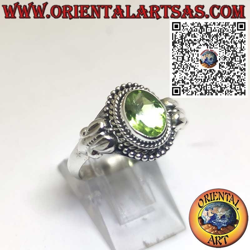 Bague en Argent avec Péridot Naturel Entouré de Perles – Élégance et Énergie