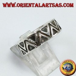 Silver band ring with bas-relief triangles
