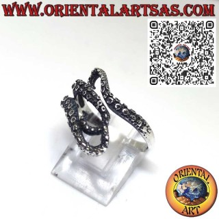 Anello in argento, i tre tentacoli del polpo o octopus avvolgenti