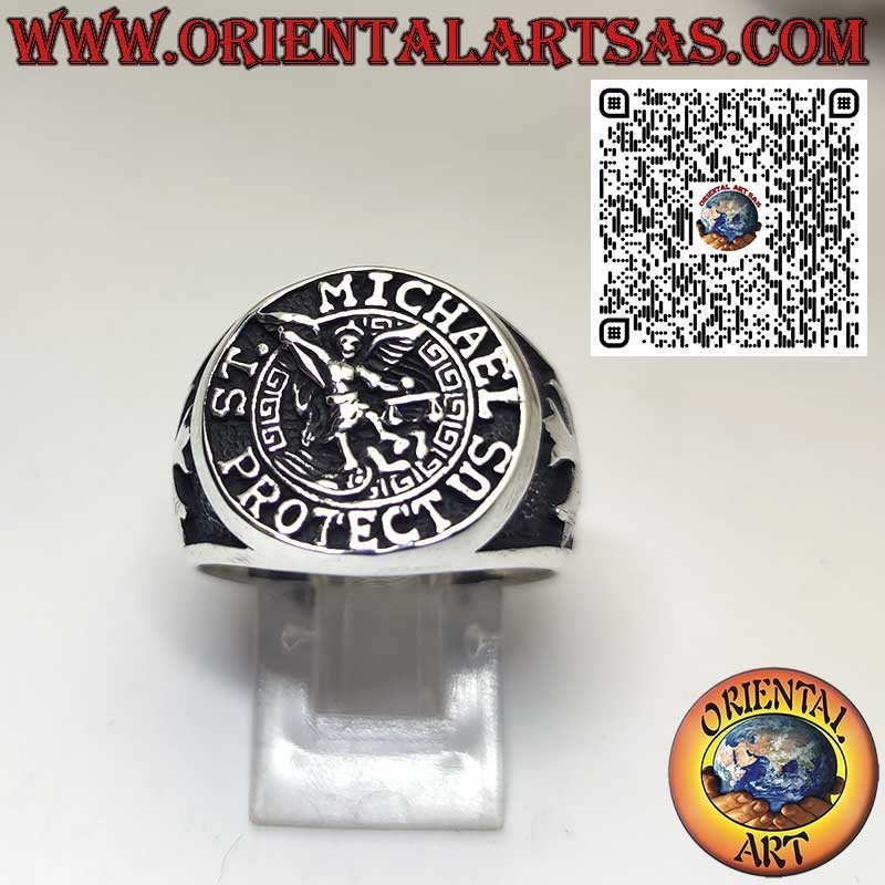 Anillo sello en Plata 925 con San Miguel Arcángel y cruces laterales
