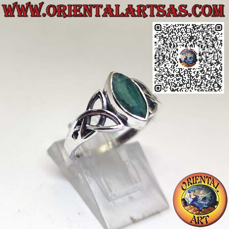 Anello in Argento 925 con Smeraldo Naturale a Navetta e Nodi Celtici – Simbolo di Forza e Rinascita