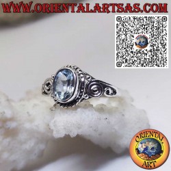 Ring aus 925er Silber mit natürlichem ovalem Topas und seitlicher Spirale – Eleganter und symbolträchtiger Schmuck