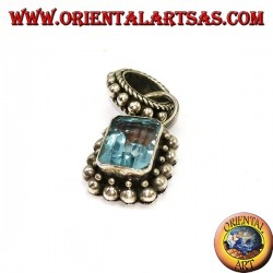 Colgante de plata con topacio azul natural rectangular