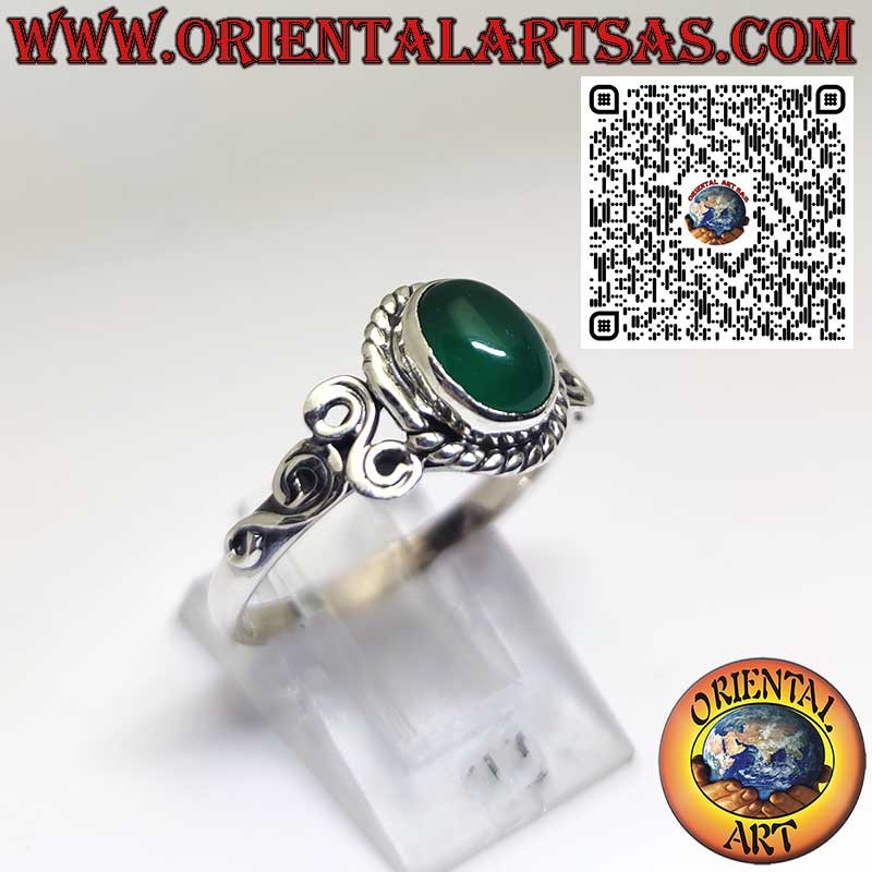 Anello in Argento 925 con Agata Verde Naturale Ovale e Decorazioni a Spirali sui Lati