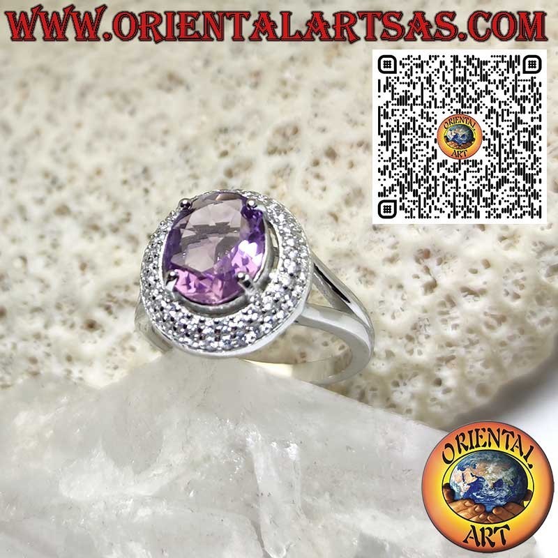 Bague en argent 925‰ avec améthyste ovale naturelle et double rang de zirconias ronds