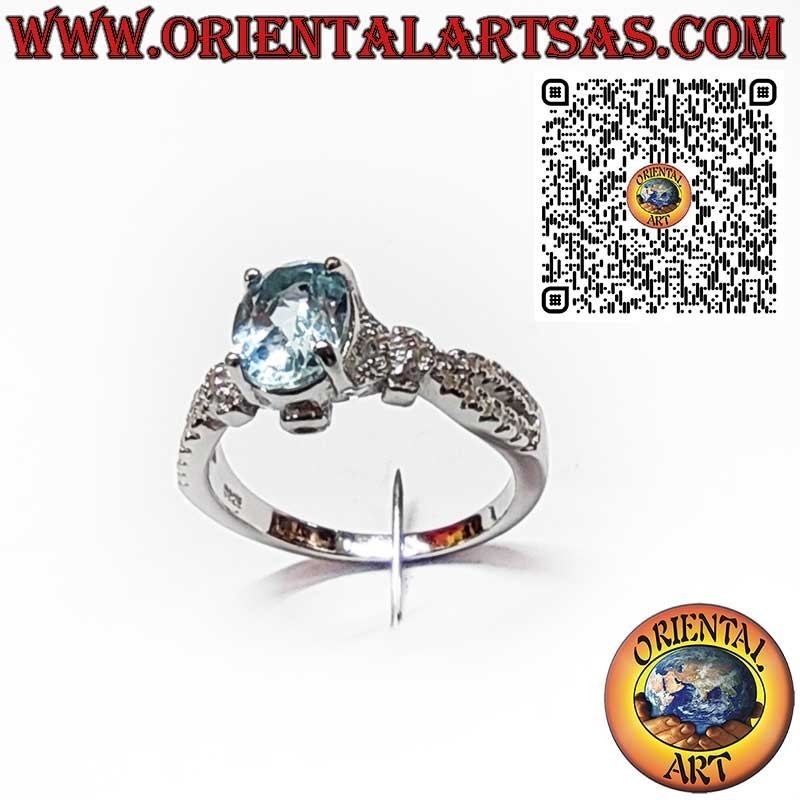 Anello in Argento 925 con Topazio Blu Ovale e Zirconi Laterali