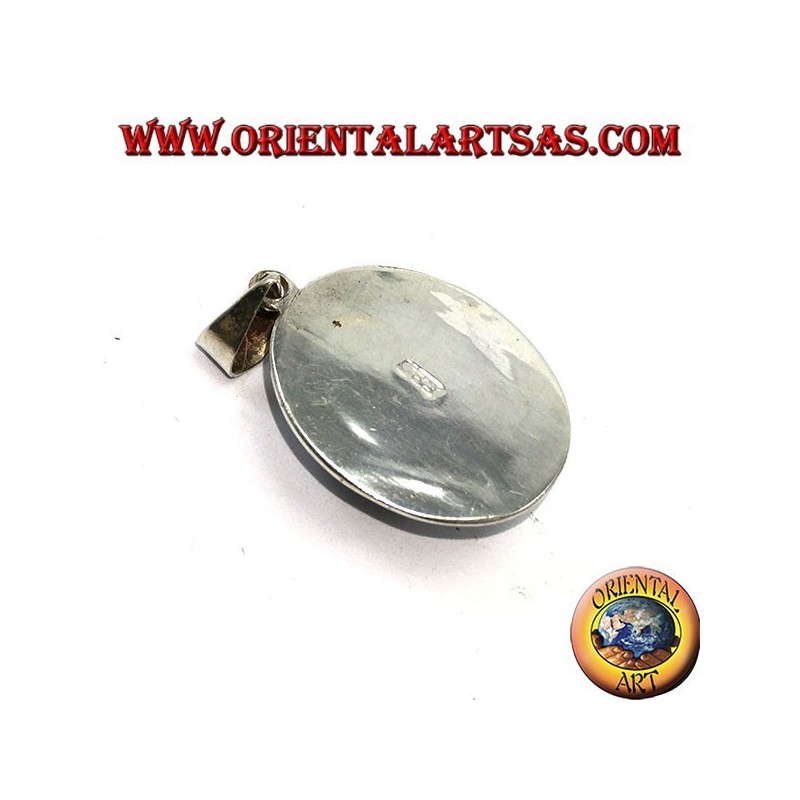 Colgante de plata con encaje lapis natural oval en el borde superior