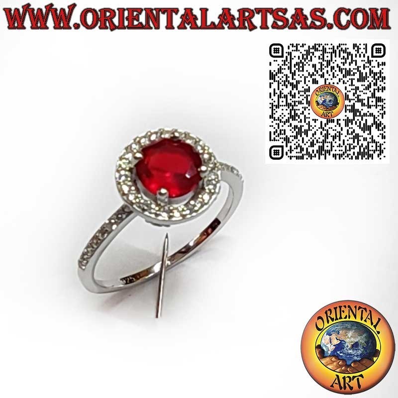 Anello in Argento 925 con Granato Tondo e Zirconi Bianchi