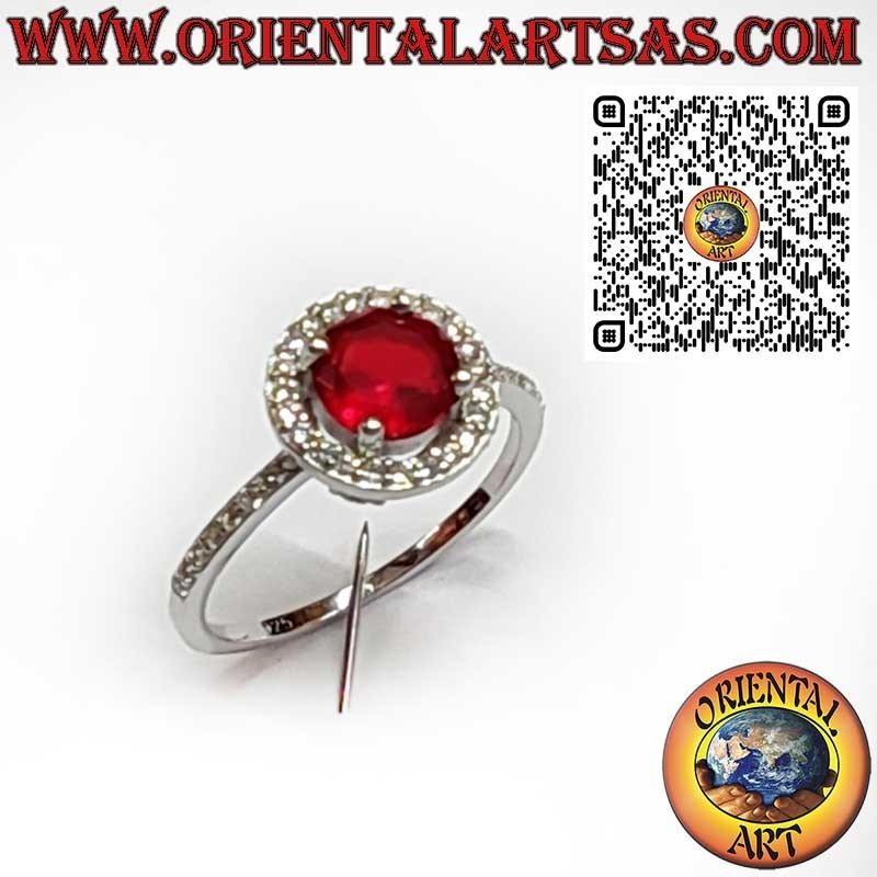 Anello in Argento 925 con Granato Tondo e Zirconi Bianchi