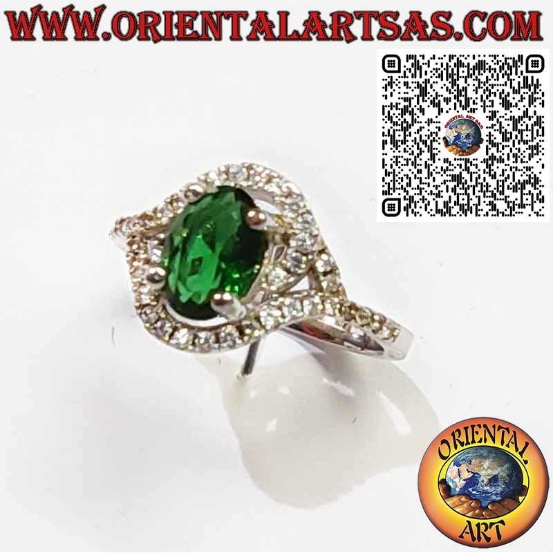 Anello in Argento 925 con Smeraldo Ovale e Zirconi Asimmetrici