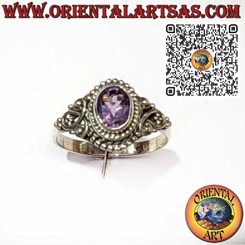 Silberring mit natürlichem Amethyst und balinesischen Verzierungen