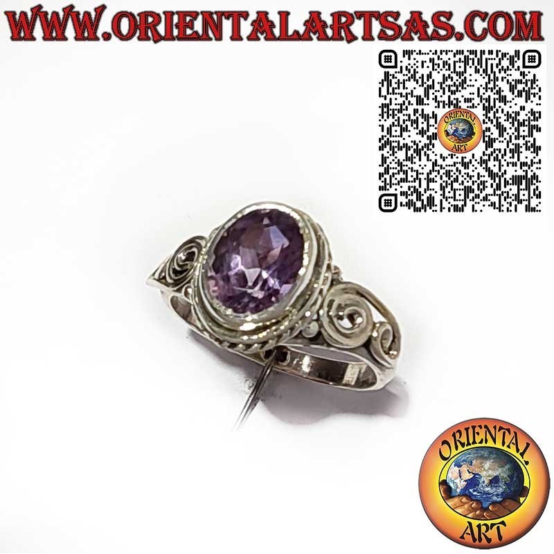 925 Sterling Silver Ring with Natural Oval Amethyst and Decorative Details