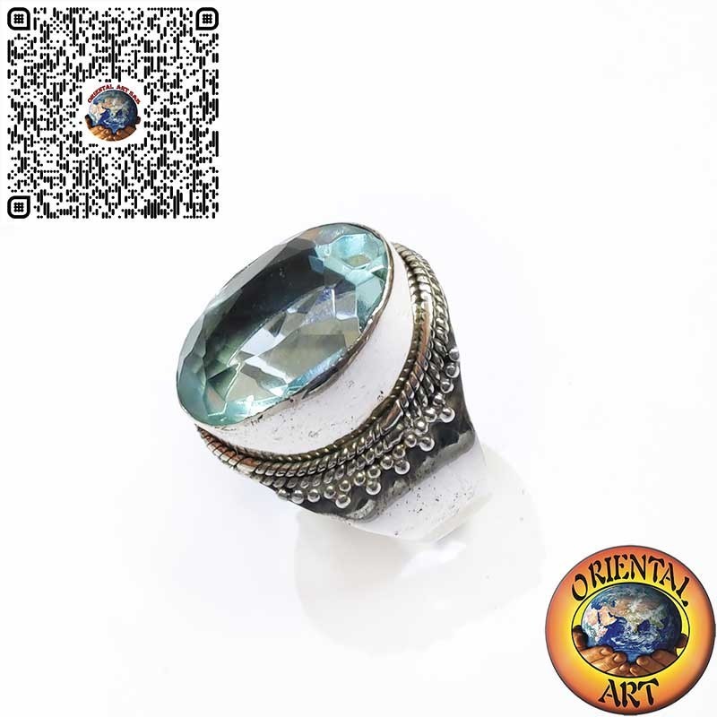 Anillo de Plata 925 Ancho con Topacio Azul Ovalado y Borde de Esferas