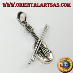 Colgante de plata, Violín