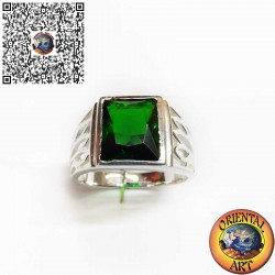 Anillo de Hombre en Plata 925 con Esmeralda Sintética Rectangular – Laterales Tallados a Mano