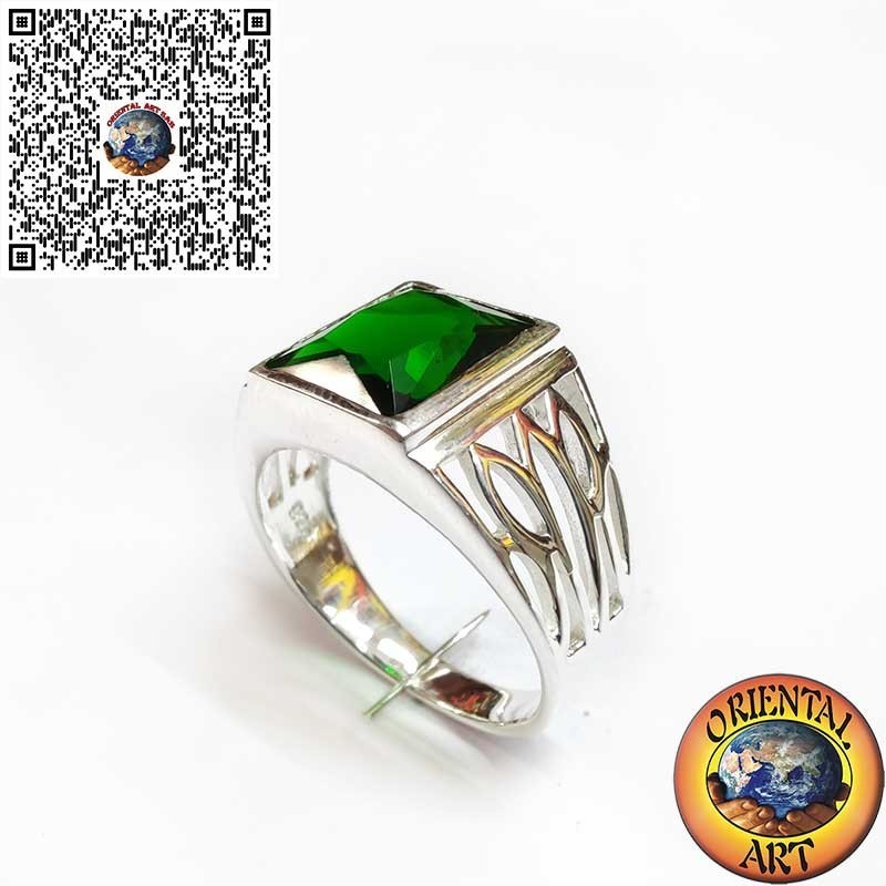 Bague Homme en Argent 925 avec Émeraude Synthétique Rectangulaire – Côtés Sculptés à la Main