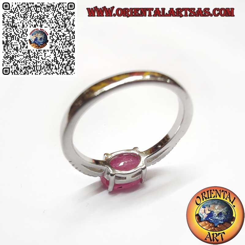 Anello in Argento 925 con Rubino Naturale Ovale – Montatura Trasversale e Zirconi Laterali
