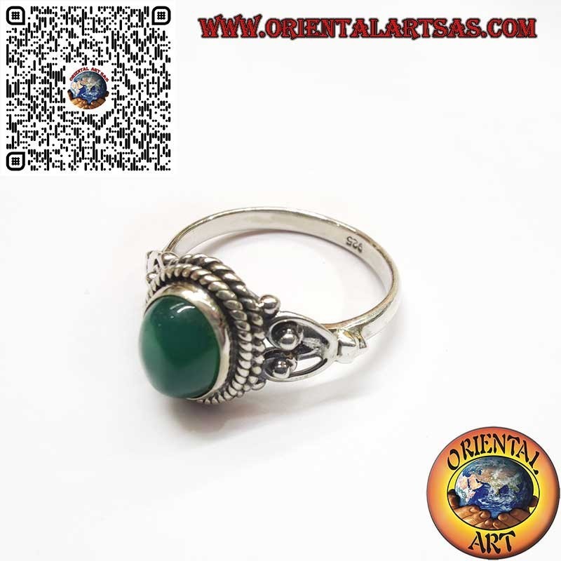 Anillo de Plata 925 con Ágata Verde Natural Ovalada y Decoraciones Laterales