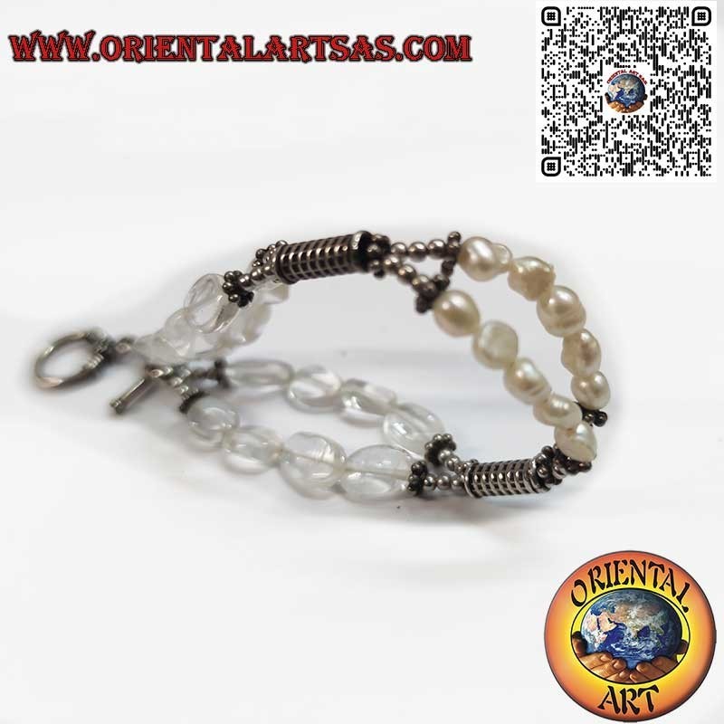 Handgefertigtes Silberarmband mit Flussperlen und Bergkristall