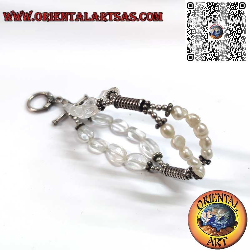 Bracelet Artisanal en Argent avec Perles de Rivière et Cristal de Roche