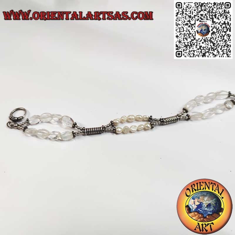 Handgefertigtes Silberarmband mit Flussperlen und Bergkristall