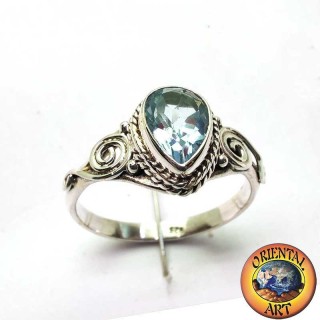 Anillo Plata 925 con Topacio Natural en Gota y Diseño de Espiral Lateral