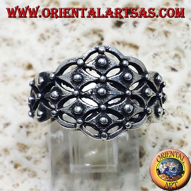 Alliance sarde en argent 925 avec travail typique en nid d'abeille et finition patinée.