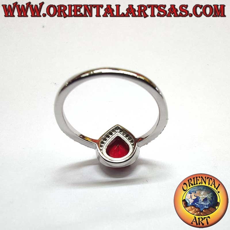 Anello in Argento 925 con Granato a Goccia e Contorno di Zirconi