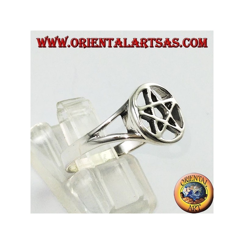 Anillo de plata con pentáculo perforado