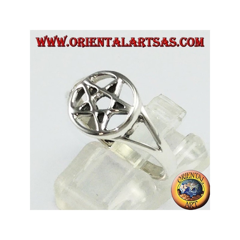 Bague en argent avec pentacle perforé