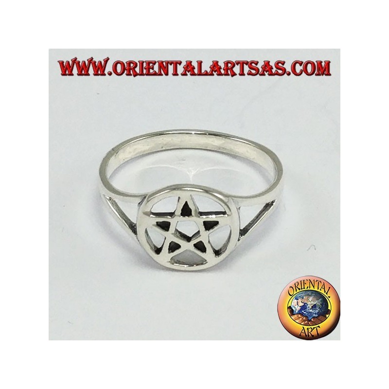 Anillo de plata con pentáculo perforado