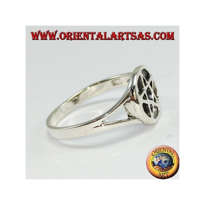 Bague en argent avec pentacle perforé