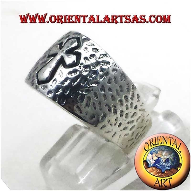 Hammered Band Cross High Relief 925 Silver Ring 12mm | Oriental Art